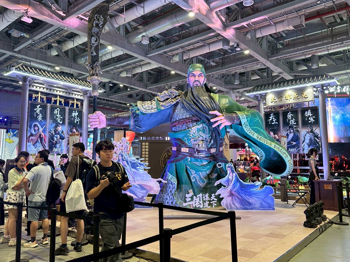 TaipeiGameShow's tweet image. Our first time at the event and it was a terrific! The scale was massive, and the floor was packed with passionate gamers. It felt like the vibrant community came to life offline. We’d definitely come back for the next edition!
#BilibiliWorld2025 #GamingCommunity #TGS2026
