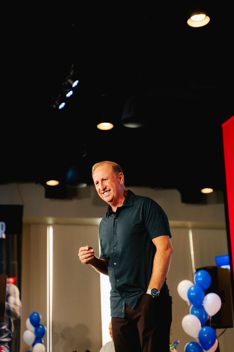 SportsBizClass's tweet image. #SBC2025 kicked off with @steveshenbaum's Game On! โ the perfect way to break the ice and bring the energy ๐ฅ
Always a highlight and an incredible tone-setter to start the week strong ๐ช๐ฝ๐