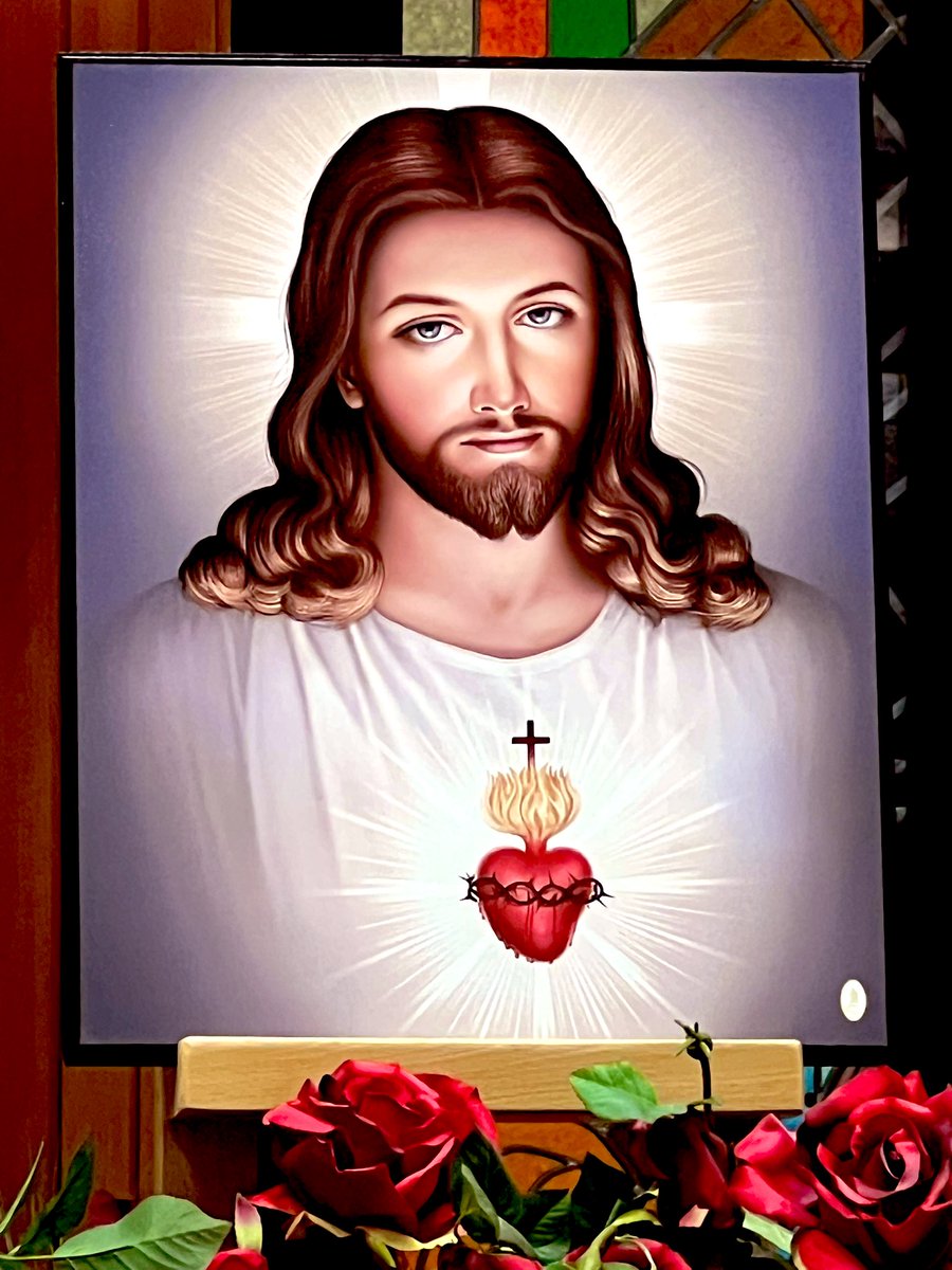 "لأنّي أنا الربُّ إلهُكَ المُمسِك بيَمينِكَ، القائل لكَ : لا تَخَف، أنا أعينُكَ."
صباح الخير 😘