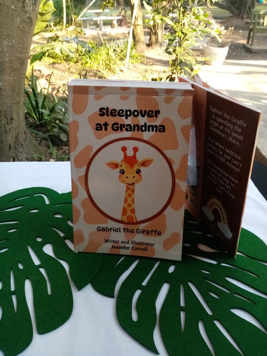 mahlephula's tweet photo. It was splendid to meet emerging author, illustrator & mother, Jennifer Carroll at the T. C. Robertson Nature Reserve in Scottburgh recently. Her book is such a delight. Also available in Zulu & Afrikaans translation. Salutes!
#ReadWriteAfrican
@PukuBooks https://t.co/8PWy1D0ZLp