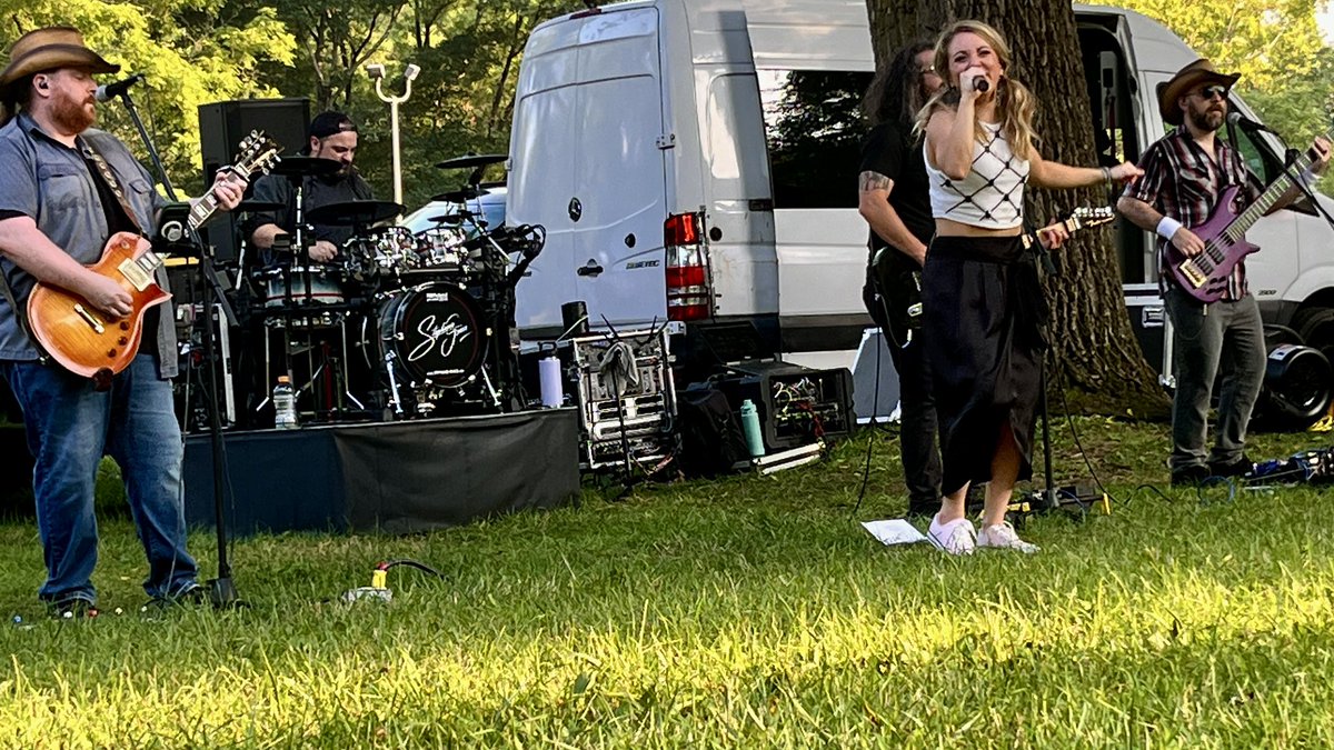 tommyk6363's tweet photo. A few more images from @StephanieGmusic Summer Concert held tonight at Wyomissing Stone House on July 13, 2025 https://t.co/6OuilezeQO