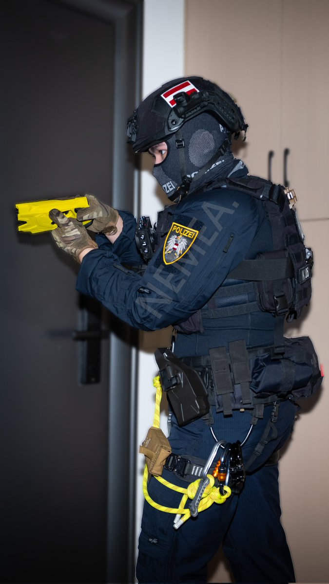 GupAX_V_'s tweet photo. WEGA - Spezialeinheit der Wiener Polizei

#wega #wien #vienna #austria #polizei #police 
Not Realy Police 🌍💙 https://t.co/HAxJaDNj69