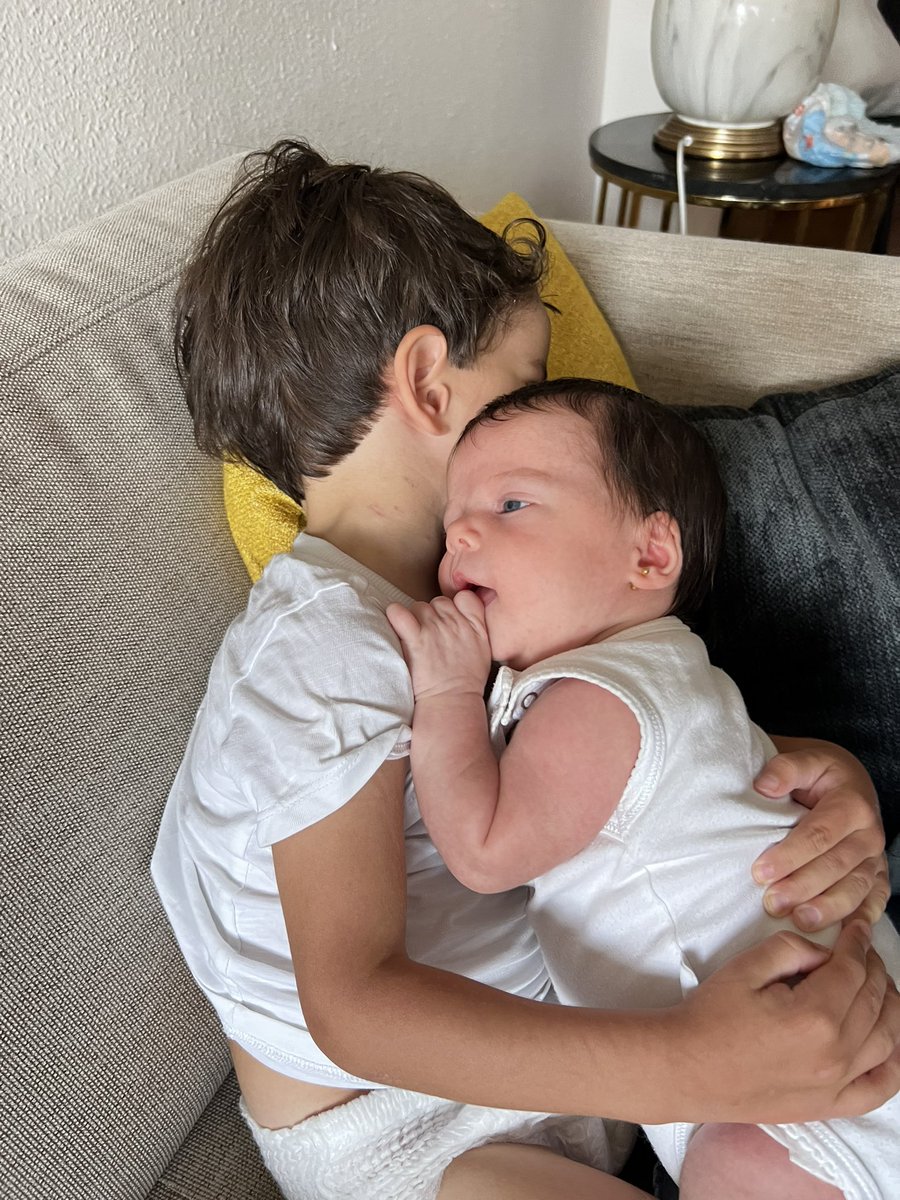 ivan_pinab's tweet image. Queridos familiares y amigos,
El 30 de junio, después de 28 días de ingreso hospitalario, dieron el alta a nuestro hijo Pablito.
Durante este tiempo hemos tenido revisiones y, gracias a Dios, toda ha salido bien y Pablito está poco a poco volviendo a la normalidad propia de un…