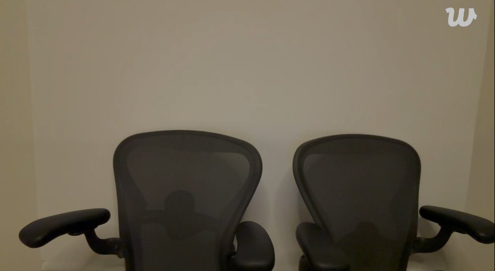 armyflowershop's tweet image. I can't believe it!! 2 #emptychair photos in one live!! Absolutely insane but yep they both just got up and left in the middle of the live 😂😂😂