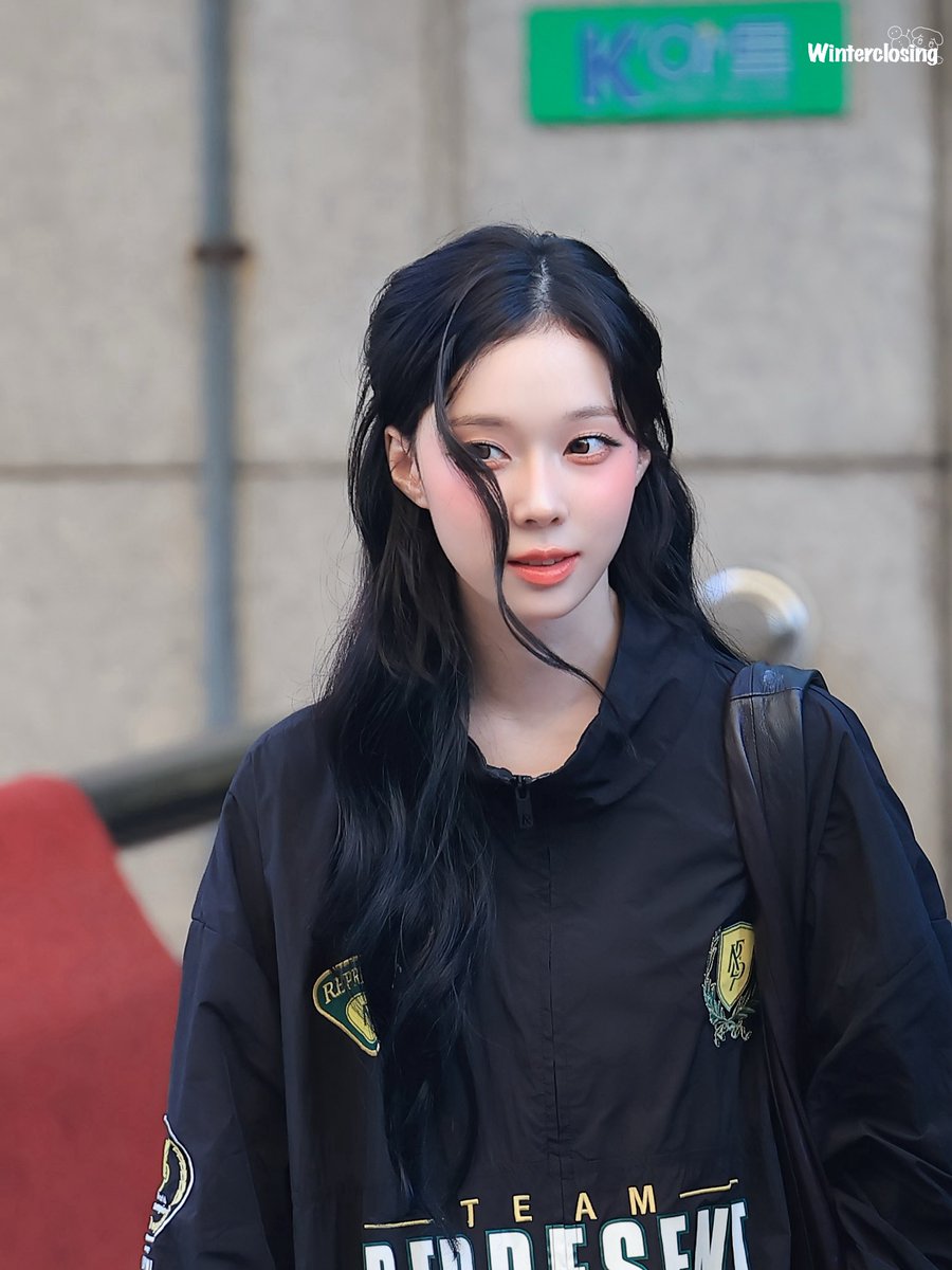 kwtclosing0101's tweet image. 250711 Music Bank
#aespa #æspa #에스파
#WINTER #윈터