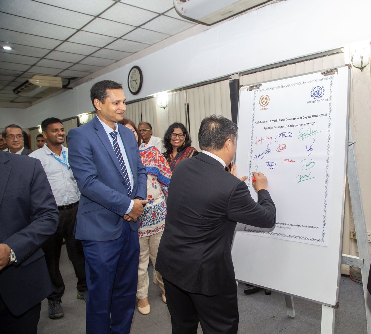 CIRDAP initiates a signature campaign on its 46th Foundation Day &amp; the 1st #WorldRuralDevelopmentDay! With support from diplomats, FAO, BIMSTEC &amp; SAARC and other dignitaries, the campaign unites voices for rural empowerment across Asia-Pacific. 🤝 #CIRDAP46 #WRDD2025