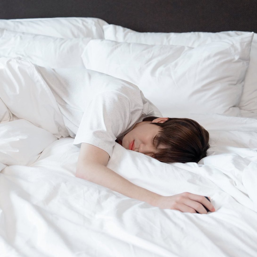 เอ่เอ๊ ~~~ เด็กกำลังโต ต้องนอนเย้อๆ

Revamp Series Q20
#RevampSeries