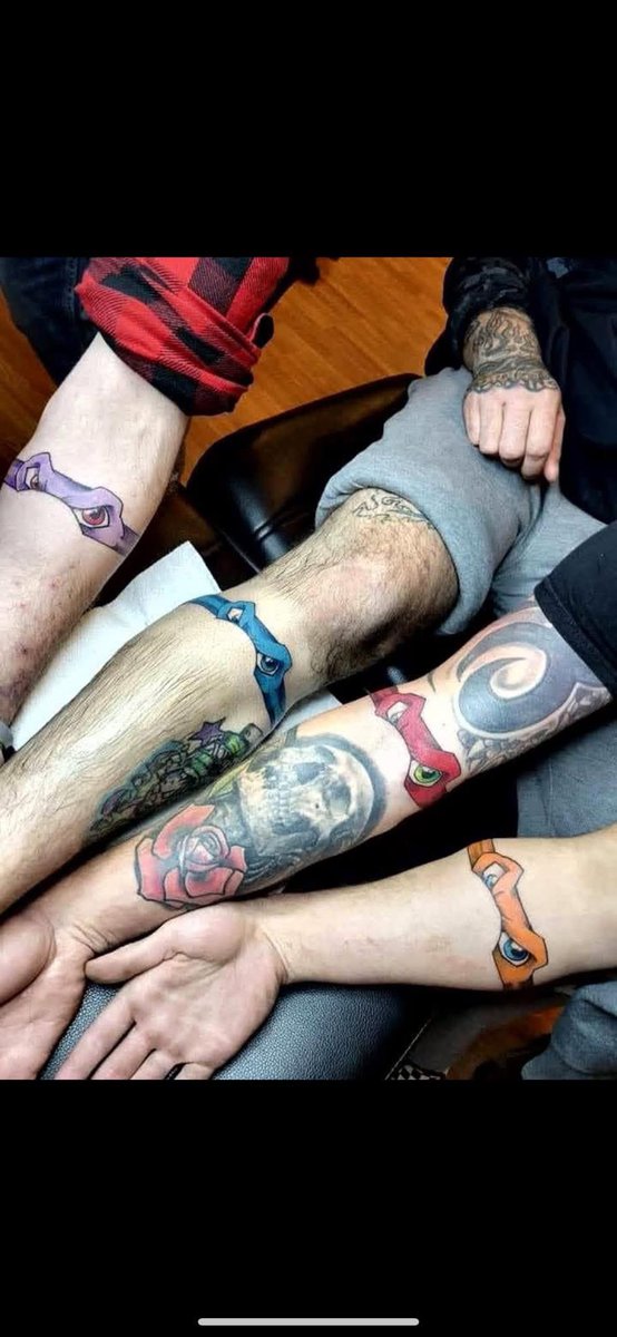 Love these tattoos! 😂