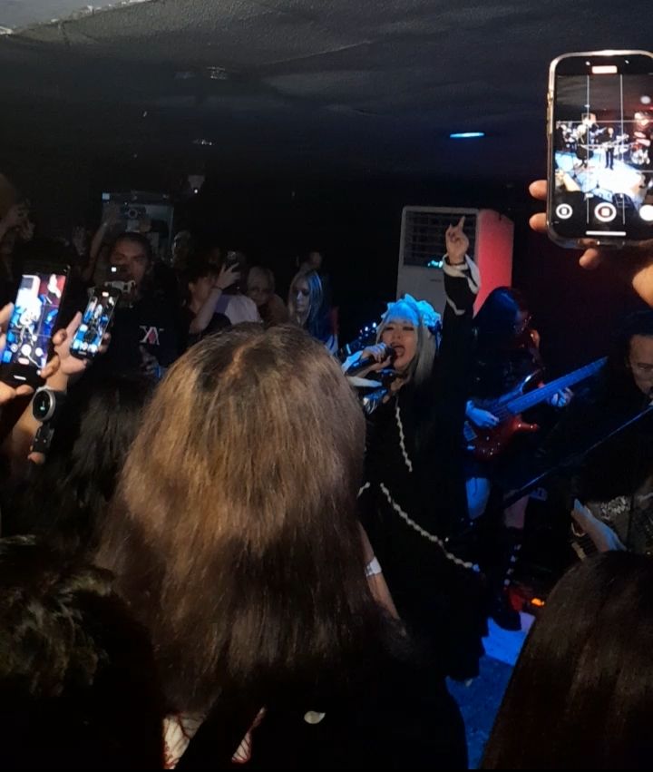 PULPMagazinePH's tweet photo. ICYMI: From roaring tributes to emotional moments, MCRmy Philippines – Mabuhay: The Black Parade Tour Experience North Leg was one for the books!

With powerful performances from Pencils for Armor, Deserted Hope, Hayce Atienza, and Createurs—serving both originals and The Black Parade covers—to a surprise proposal from longtime MCRmy couple Roy and Kath, it was a full-blown celebration of love, music, and community.

#PULPMagazine #MabuhayTBPNorth #MCRmyPH #theblackparade
