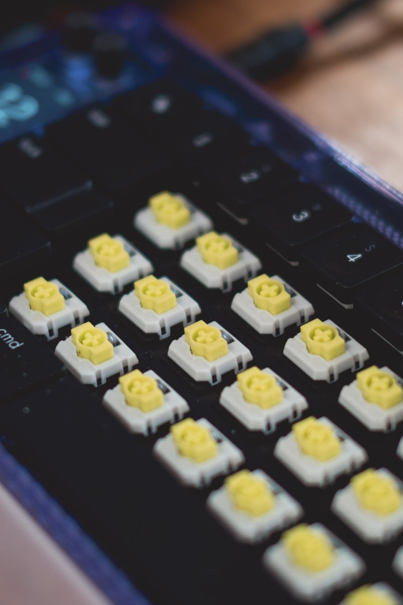 inkdrop_app's tweet image. I wasn&apos;t sure why I kept making mistouhes so frequently on my Nomad E, but it turns out that the keycaps are not right for me. They are kinda wonky, and the spacing between them is too tight due to their square tops. Searching for a good alternative keycaps now.. Maybe I&apos;d go…