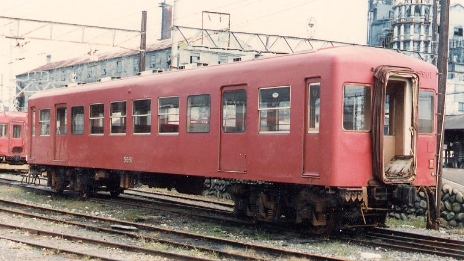 三重交通は鉄道線を持っていた頃、会社規模とナローを持つ特殊事情を鑑みると驚くほど新しい技術を採用していた。ただ後に吸収した近鉄は既存車の違いが凄かったのか、軒並み元三重交通車のモーターを外して付随車にしてしまった