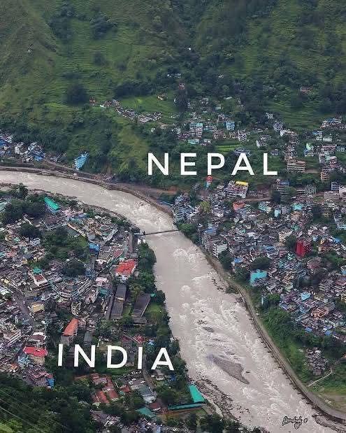 Incredible Borders around the world. 🧵

1.