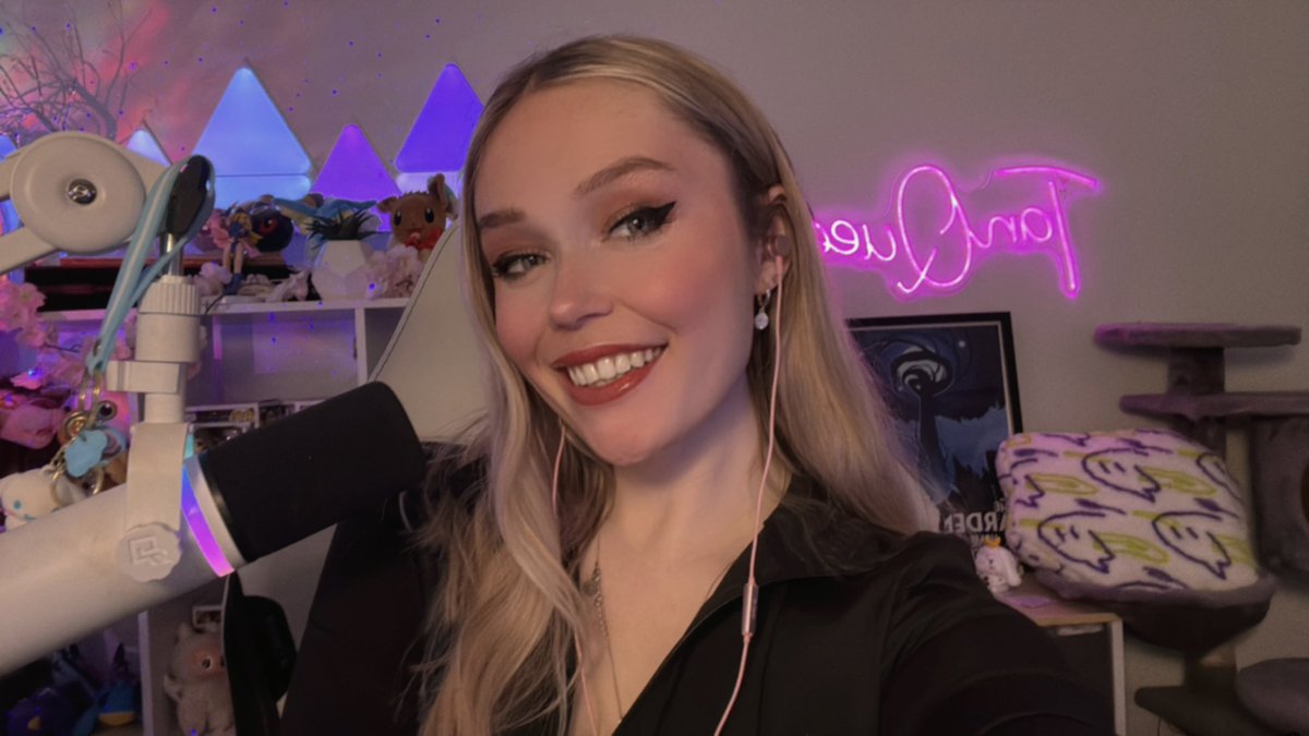 come watch me maybeee get all star in overwatch stadium! 1 win away 🫶🏻

twitch.tv/tanqueen