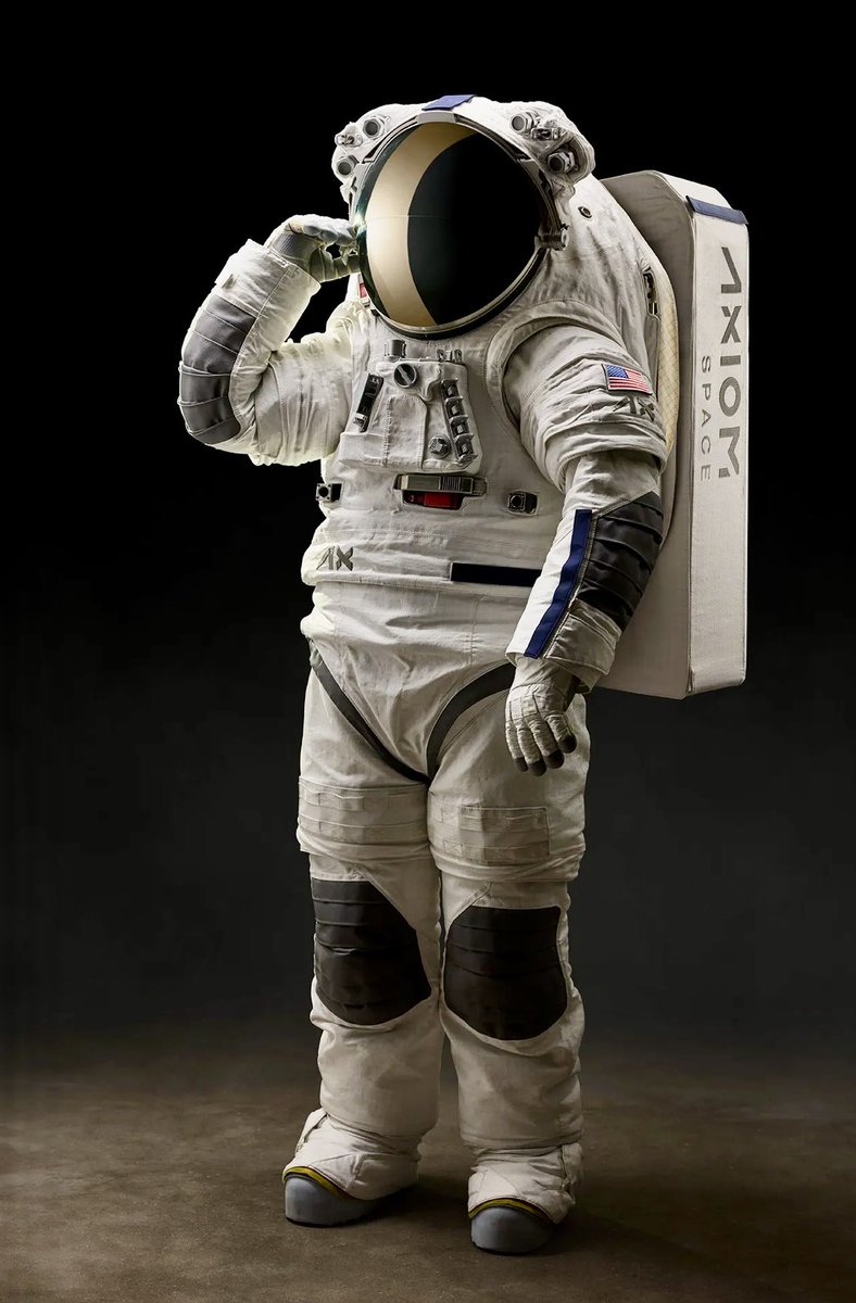 🪐😎The next humans to land on the moon will wear this Oakley space visor

By Amy O’Brien
<a href="/voguebusiness/">Vogue Business</a> 

🪐 😎After 50 years designing sports performance eyewear for athletes on Earth, <a href="/oakley/">Oakley</a> has made its first steps into #optical #technology for space.

🪐😎“In space, the sun