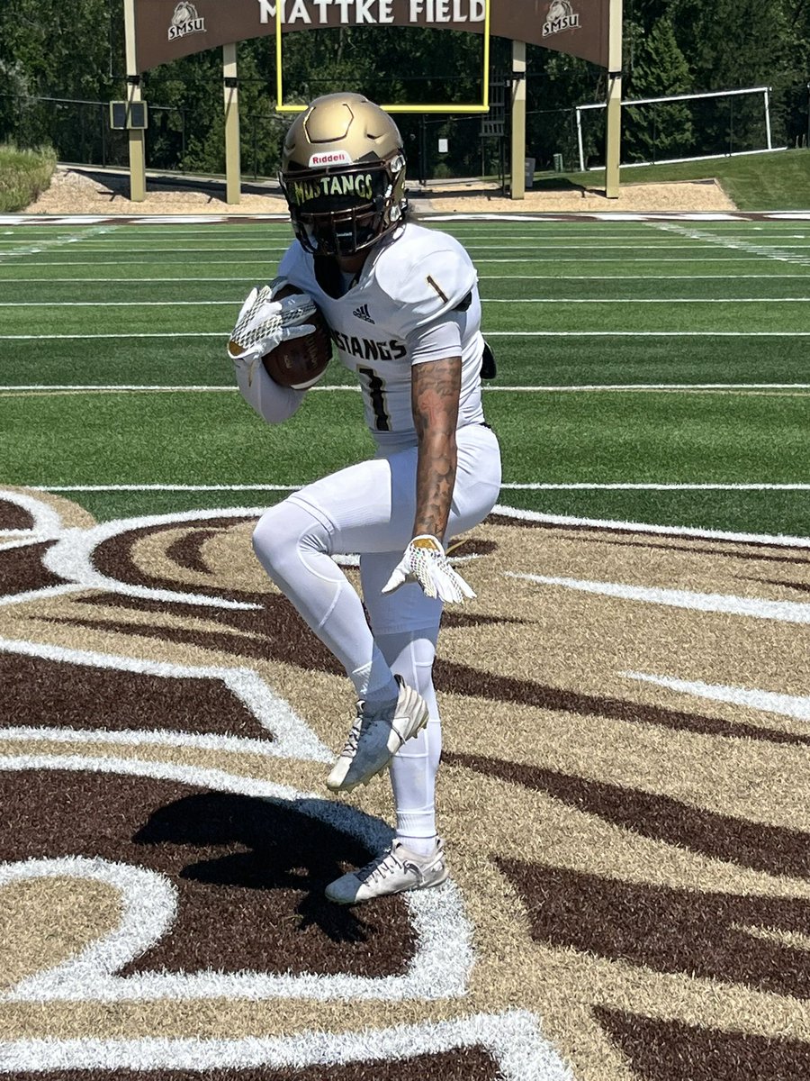 D1_J88's tweet image. YOOOO MUSTANGS HOW WE FEELING ?!!🐴
#letsride #smsu #officialvisit #notcommitted