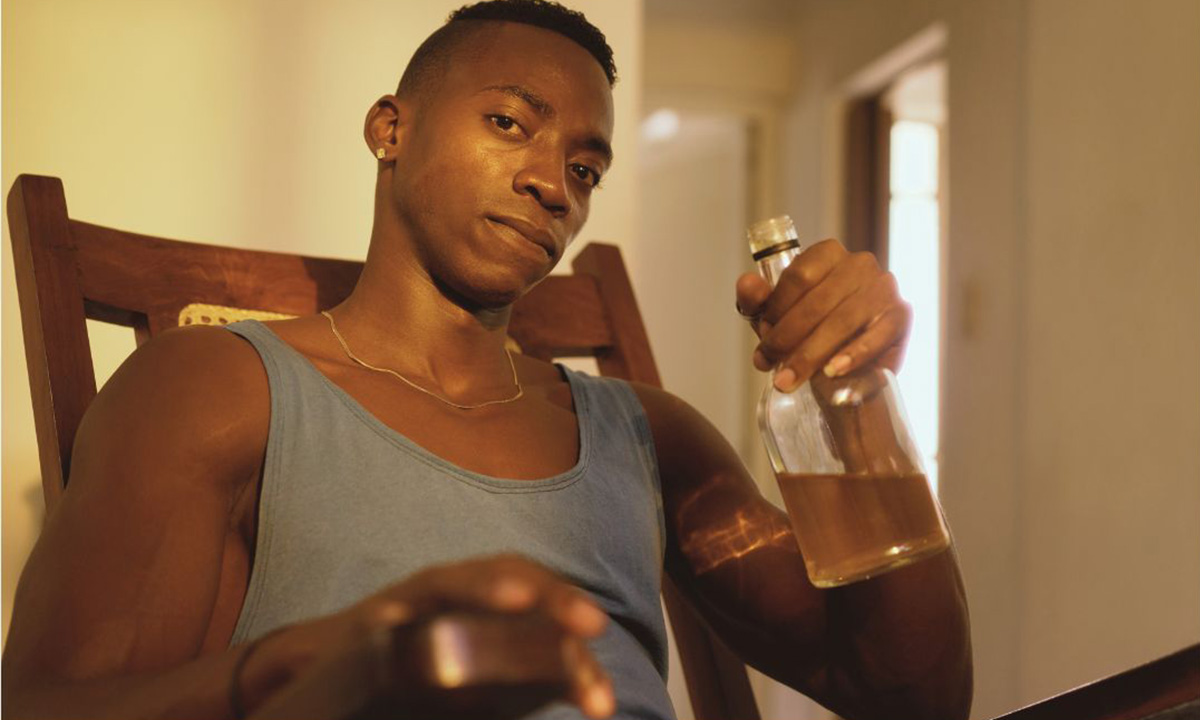 Sheria yasukwa kupandisha umri wa kunywa pombe hadi 21 
 zurl.co/YGexl