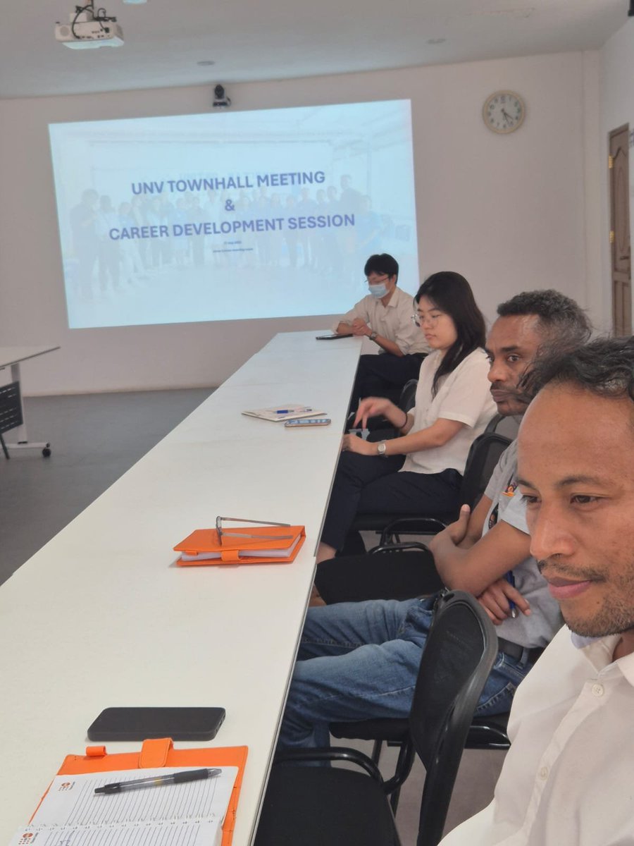 UNTimorLeste's tweet photo. 💼✨"UN Volunteers are the @UN’s heartbeat in 🇹🇱."
New Career &amp; Development Sessions have begun, with UNVs voicing their needs at the first Townhall.
“As they serve, we must help them thrive,” says @UNTimorLeste RC a.i. @AMATHUR1007 

@UNVolunteers @UNVTimorLeste #NextGenUN https://t.co/MW23ARhhpk
