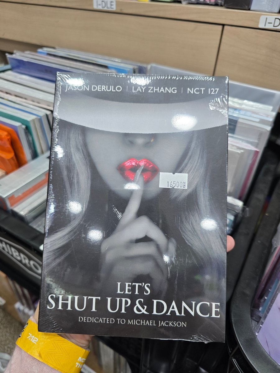 m_i_s_f_i_t_94's tweet image. yall won't believe what i found 😭