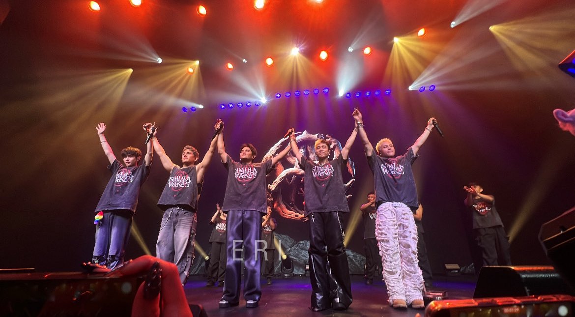 ᴇʀɪ (@kutingsamanukan) on Twitter photo TONIGHT WAS LIT!! THANK YOU SO MUCH <a href="/SB19Official/">SB19 Official</a> !! SOBRANF LUPIT NYO!! 😭
SB19 LIGHTS UP ANAHEIM
<a href="/SB19Official/">SB19 Official</a> #SB19
#SaWWorldTourLA TONIGHT WAS LIT!! THANK YOU SO MUCH <a href="/SB19Official/">SB19 Official</a> !! SOBRANF LUPIT NYO!! 😭
SB19 LIGHTS UP ANAHEIM
<a href="/SB19Official/">SB19 Official</a> #SB19
#SaWWorldTourLA