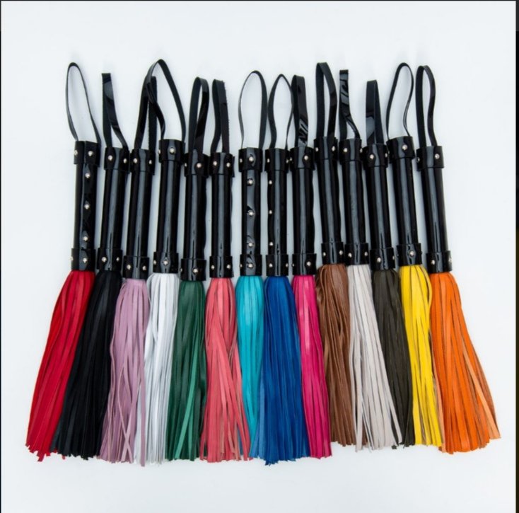 🎁 SORTEO | 
¿Querés ganar un flogger artesanal hecho a mano, con diseño profesional y materiales premium?
Participá hasta el 19 de julio
✅ Siguenos
✅ RT + Like
✅ Comentá mencionando a 2 personas:
 ¿Qué valorás del trabajo artesanal?
📅 Ganador/a: 19/07 – 18:00 hs.