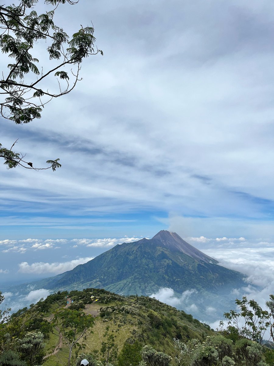 mvroou's tweet photo. Merbabu, July 2025 https://t.co/JLLZyBxXqA