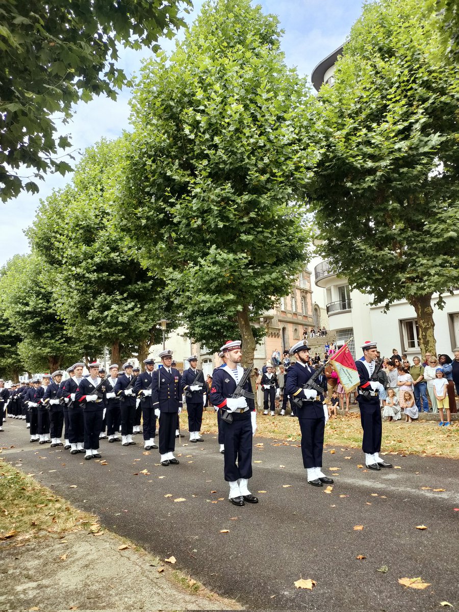 Frédérique Bonnard Le Floc'h (@fortetclair) on Twitter photo 🇫🇷 Fierté, mémoire et République ce matin à #Brest pour le défilé du #14Juillet.
Merci aux forces engagées, aux jeunes, aux bénévoles, à toutes celles et ceux qui font vivre nos valeurs.
Liberté, Égalité, Fraternité — toujours.
#ViveLaRépublique 🇫🇷
<a href="/FCuillandre/">François Cuillandre</a> 🇫🇷 Fierté, mémoire et République ce matin à #Brest pour le défilé du #14Juillet.
Merci aux forces engagées, aux jeunes, aux bénévoles, à toutes celles et ceux qui font vivre nos valeurs.
Liberté, Égalité, Fraternité — toujours.
#ViveLaRépublique 🇫🇷
<a href="/FCuillandre/">François Cuillandre</a>