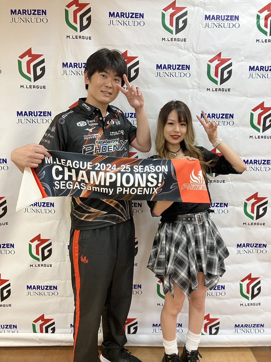 Mリーグ　麻雀　店舗限定パーカー　札幌限定　XL　ホワイト　新品 Fr82bZTaIAAn3TH.jpg