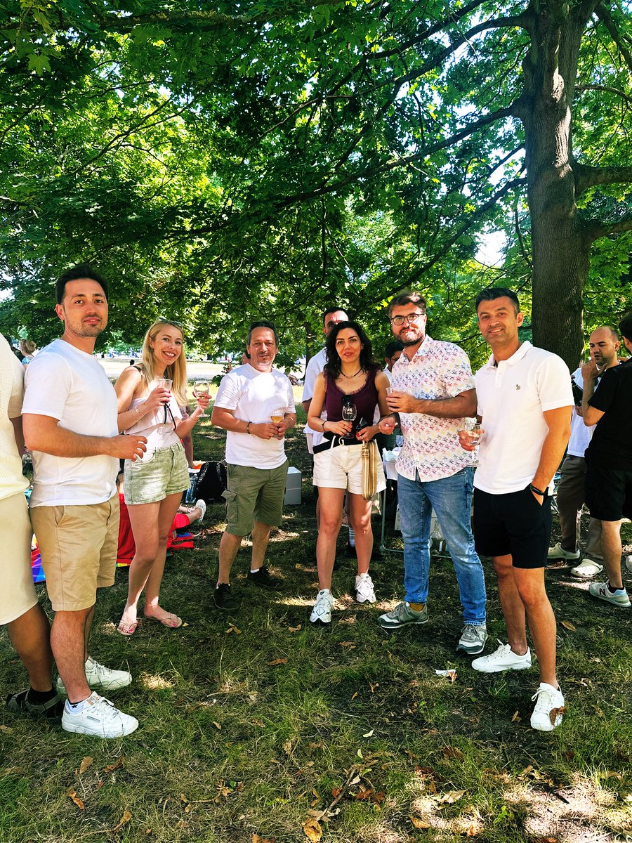 Ömürden Sezgin (@omurdensezgin) on Twitter photo Dün, Hyde Park, Londra’da, <a href="/gagcommunity_/">GAG Community</a> pikniğinde tüm dostlar bir araya geldik. Güzel ve güneşli bir günde bol bol sohbet ettik, yeni insanlarla tanıştık. Belli temalar özelinde etkinliklere devam edeceğiz 🙋🏻♂️😍🇬🇧🇹🇷 GAG’ıninstagram ve whatsapp gruplarımızdan takip edebilirsiniz Dün, Hyde Park, Londra’da, <a href="/gagcommunity_/">GAG Community</a> pikniğinde tüm dostlar bir araya geldik. Güzel ve güneşli bir günde bol bol sohbet ettik, yeni insanlarla tanıştık. Belli temalar özelinde etkinliklere devam edeceğiz 🙋🏻♂️😍🇬🇧🇹🇷 GAG’ıninstagram ve whatsapp gruplarımızdan takip edebilirsiniz