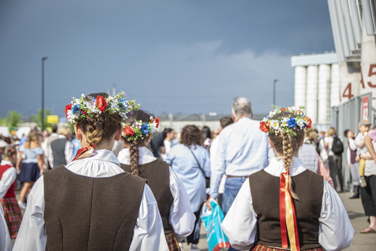 XIII Latvijas Skolu jaunatnes dziesmu un deju svētki ir izskanējuši! Tās bija deviņas neaizmirstamas dienas piepildītas ar dziesmām, dejām un neaizmirstamām emocijām.

Paldies visiem bērniem un jauniešiem par skaistajiem mirkļiem, saviļņojot visu Latviju!
nmpd.gov.lv/lv/jaunums/lat…
