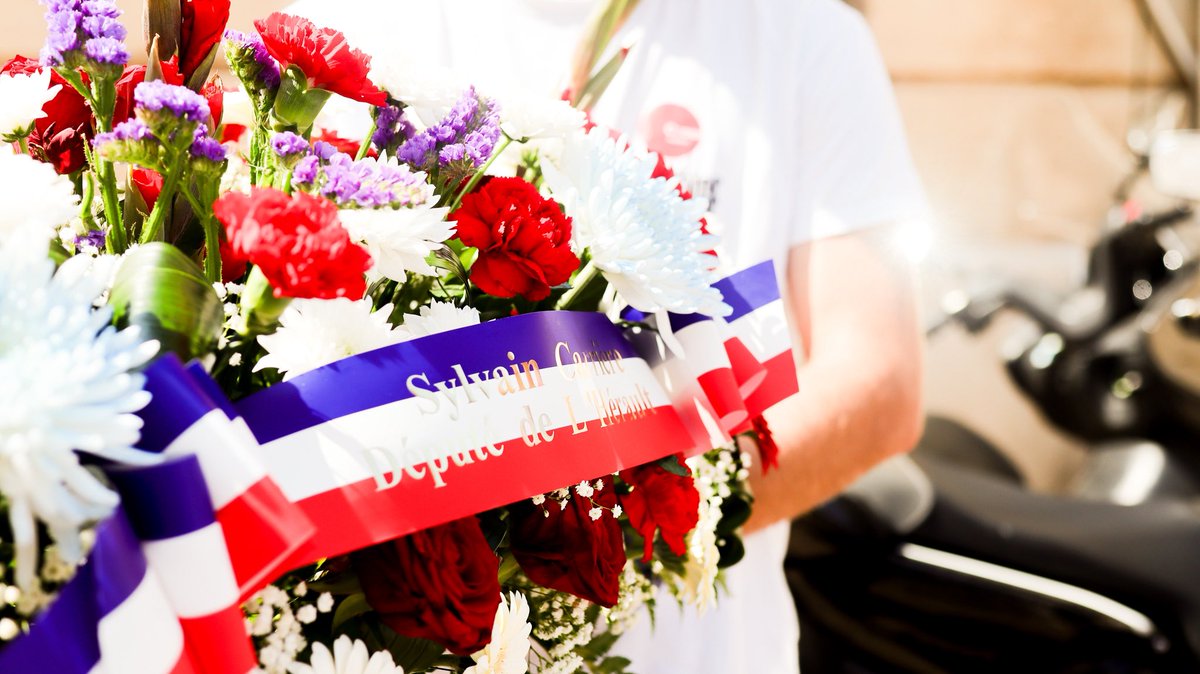 Sylv20CARRIERE's tweet image. 🇫🇷 Ce matin à Frontignan, pour les 236 ans du 14 juillet 1789.
Aux côtés des forces de sécurité civile, puis avec des jouteurs.
Le 14 juillet, c’est la République née dans la lutte, pour la liberté, l’égalité, la fraternité.
Ces valeurs nous honorent.