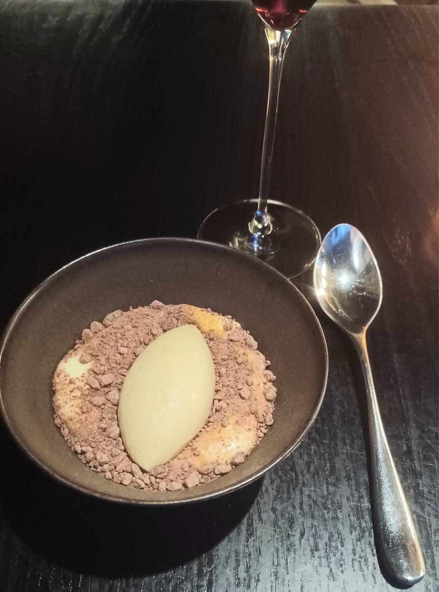 Coffee, Amaretti and mascarpone – a classic in the making at restaurant Cardinal #Edinburgh 

guide.michelin.com/gb/en/city-of-…