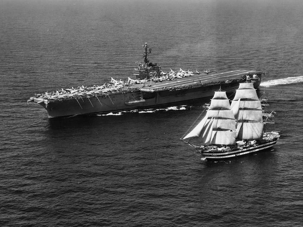 TheAmbssdr's tweet photo. "You are the most beautiful ship in the world."

This wasn't a compliment from a tourist, but a legendary salute from the US aircraft carrier USS Independence in 1962.

Today, the Italian Navy's training ship Amerigo Vespucci proves it once again. A thread on a global icon. 👇 https://t.co/gE9HWHlQHw