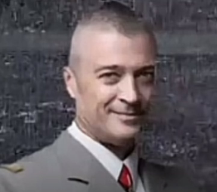 🚨🇫🇷😤Au général Burkhard, 

Comment peut-on dire autant
de conneries en si peu de temps
dans votre conférence télévisée,
Notamment sur la Russie ?

Comment peut-on être à ce point
soumis à Macron, ce mythomane
schizophrène et son Europe
de corrompus ?

Si vous croyez vraiment