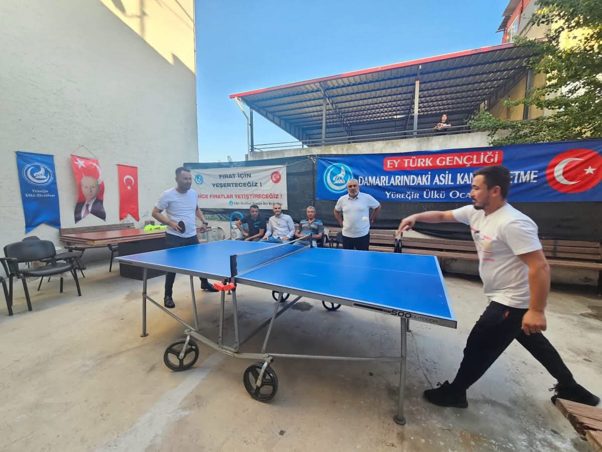 📍ADANA

Ülkü Ocakları Adana İl Başkanlığı tarafından Kutadgu Bilig Ortaöğretim Yaz Gelişim Programı kapsamında Bilgi Akını Oyunu Etkinliği, seminerler, çeşitli spor faaliyetleri ve Permakültür sürdürülebilir tarım çalışması gerçekleştirildi.