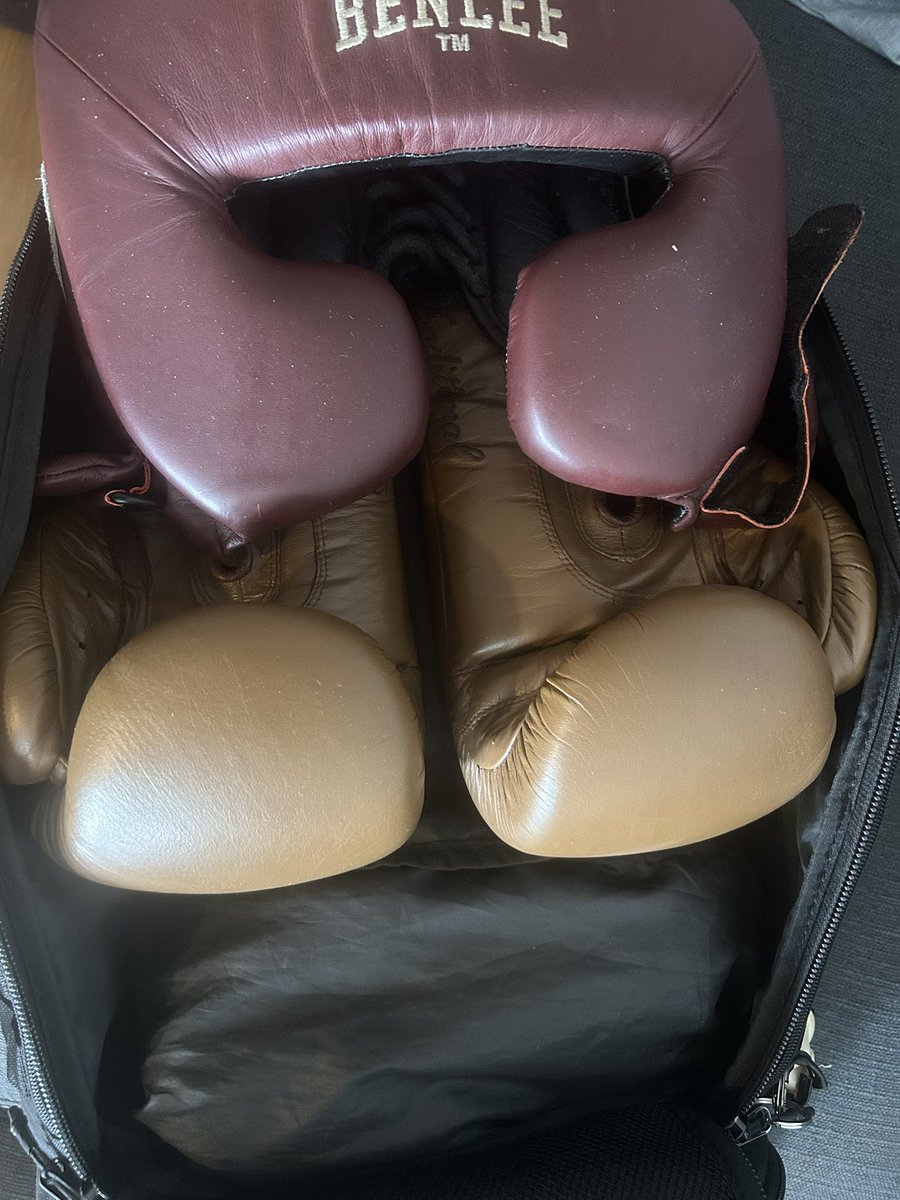 jespervarn's tweet photo. #Träningsmåndag #Boxning #Sommarlek https://t.co/jrNjcuDpwp