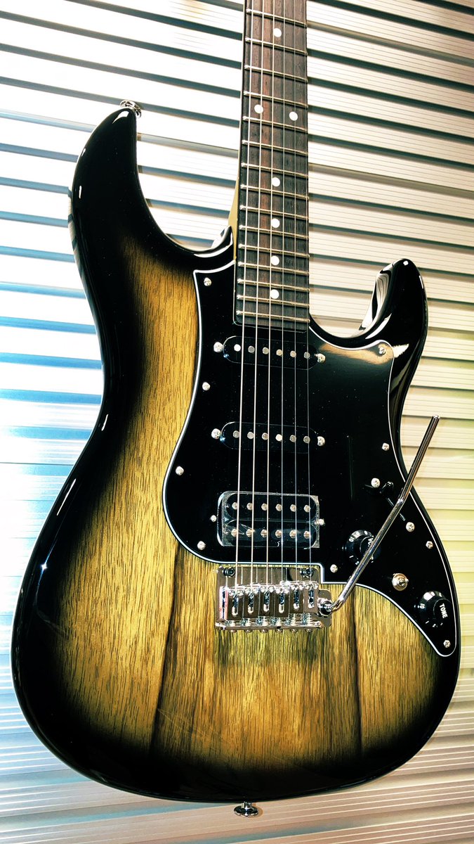 fujigencustom's tweet image. 7/15(火)、16(水)は定休日です。
ジャンボ・フレットに交換されたJOSです。すこし寝かせて、休み明けに微調整してから発売予定ですよ。
フジゲンカスタムハウス・オンラインストア
fujigen-customhouse.jp