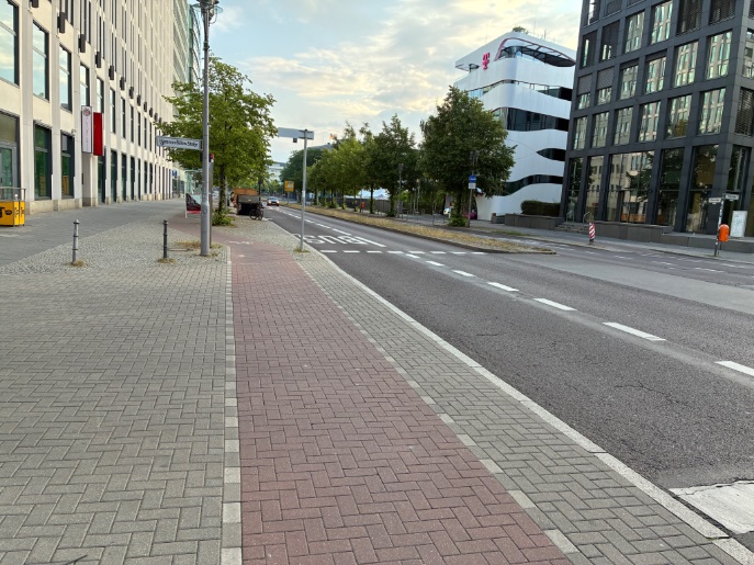 On my 3 day Berlin visit, much learning.
#German companies, especially in Automotives and Semiconductors, diversifying their supply chains following the ABC approach: Anywhere But China. Current facilities in China would continue, but new capacities largely for local consumption.