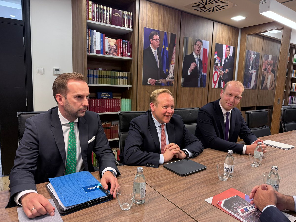 Конструктиван састанак са посланицима немачког Бундестага и функционерима Хришћанско-демократске уније 
Тилманом Кубаном и 
Давидом Прајзенданцом.