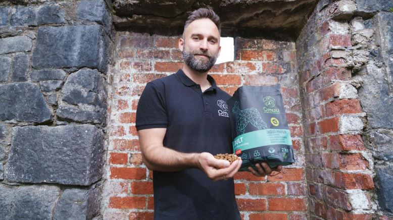 Entirl's tweet image. Omuu Pet, a Louth-based pet food business, expects to close a €600,000 funding round later this year.
Founded by Dr. Frank Clarke in 2021, the business is located in Drogheda and has four employees.
Read more @businessposthq shorturl.at/YICgL