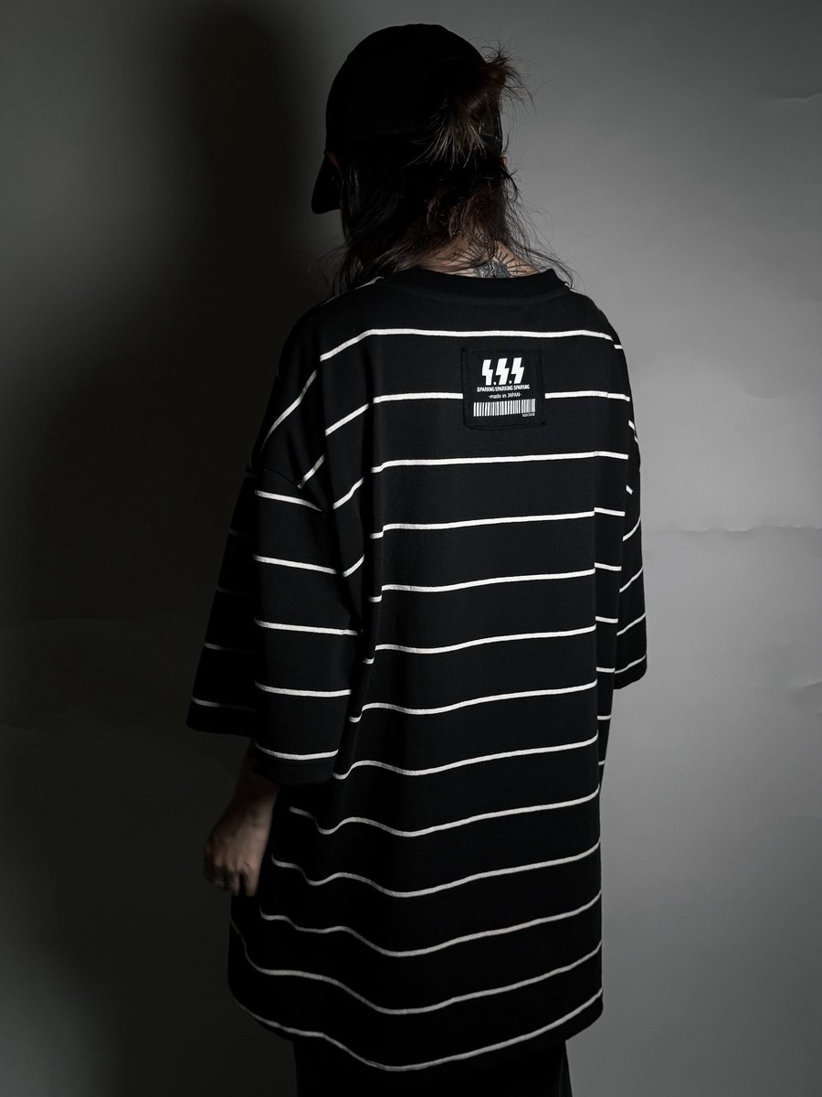 SSS_jp_'s tweet image. ちょっと前に入手した
可愛いボーダーで
BIG-T作りましたっっっ🦓⚡︎
ワイドだけど丈は長すぎずな
オリジナルデザイン🙌🏻🖤
今夜9時からオンラインにも掲載ー!