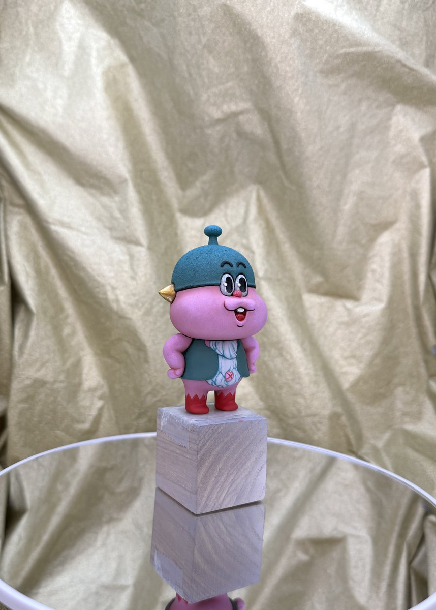 ikd_Suuuu's tweet image. ズルくてかわいい地底人「ちゃむ」、ついに地表に現る…！

あなたの心の地層、侵入完了ちゃむぅ🌀
好物は「チャームクーヘン」っていう、ちゃむ世界のバームクーヘン的なやつ🍰

#ちゃむ #地底人 #オリキャラ #ソフビ #フィギュア好きと繋がりたい