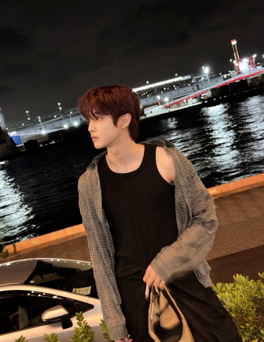 bymysc's tweet image. 보고싶음......