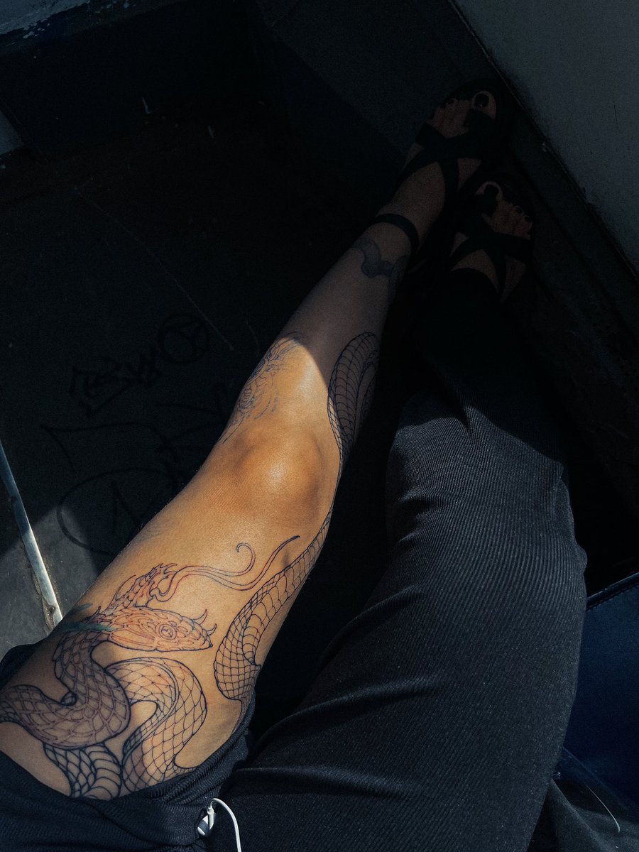 Ну что ж, я сдаюсь. Следующий сеанс будет пол обезболом. Не факт, что возьмется, но это реально было очень больно.