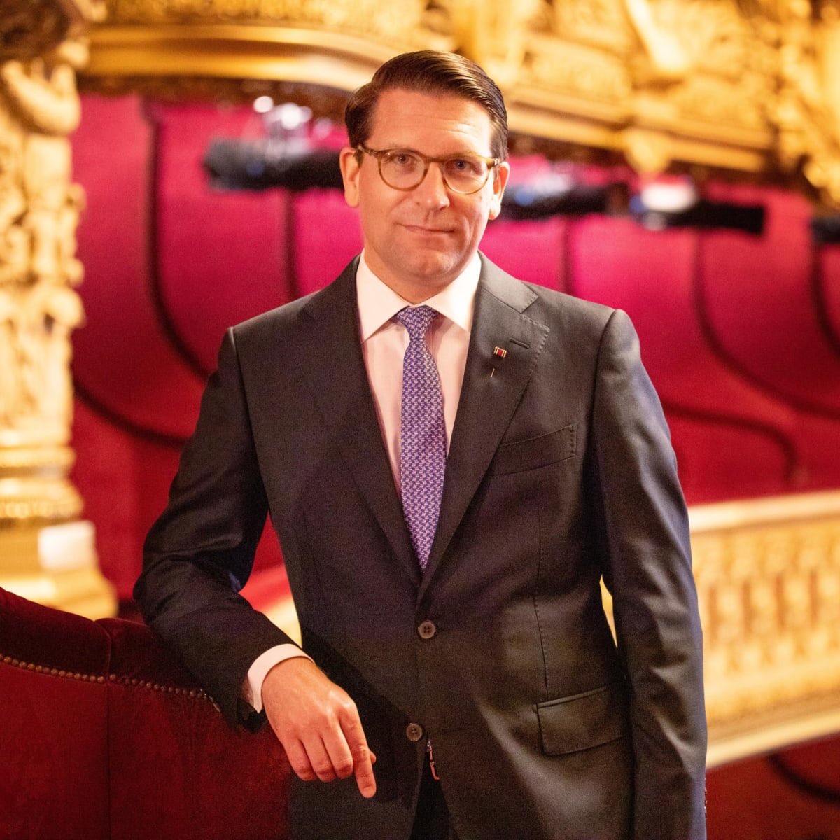 Alexander Neef, Director of the Opéra National de Paris ⁦<a href="/operadeparis/">Opéra de Paris</a>⁩, has been named Chevalier de la Légion d'honneur. Félicitations!