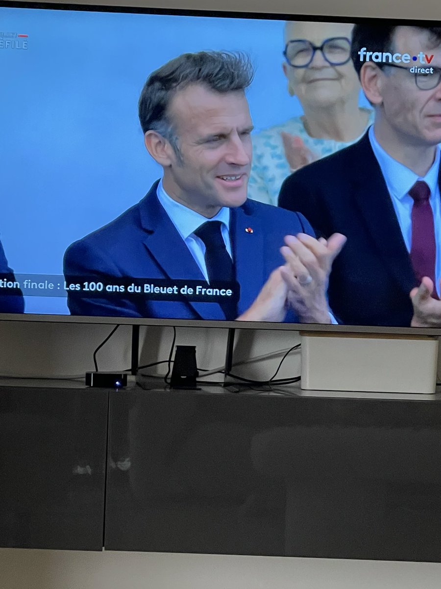Quelle ironie de faire chanter « on sera là » le #14JuilletLeDéfilé alors qu’ <a href="/EmmanuelMacron/">Emmanuel Macron</a> a abandonné #BoulaemSansal dans les geôles algériennes