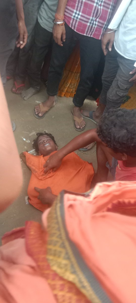 हमारे घर के पास मेंएक दलित समाज कालड़का रहता था वह सोमवारी करने केलिए नदी मे जल लेने केलिए गया था और उसीनदी मेंडूबने केकारण उसका जान चल गया यहघटना बिहारके मुजफ्फरपुरजिला के मीनापुरथाना क्षेत्र कादुखद घटना हैइसलिए कहते हैहमेंअपने बच्चों को पढ़ना लिखना चलिए अंभक्ति सेदूर रखना चाहिए