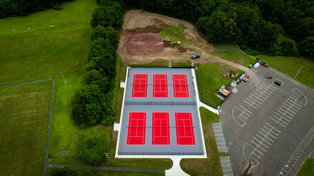 WesternMADrones's tweet image. Westfield High School's new facilities will include a lighted track, a stadium with an all-sport turf field &amp;amp; refurbished girls athletic &amp;amp; Boardman fields. #ConstructionMonitoring #DronesInConstruction #dronephotography #westernmass #westernmassdrones