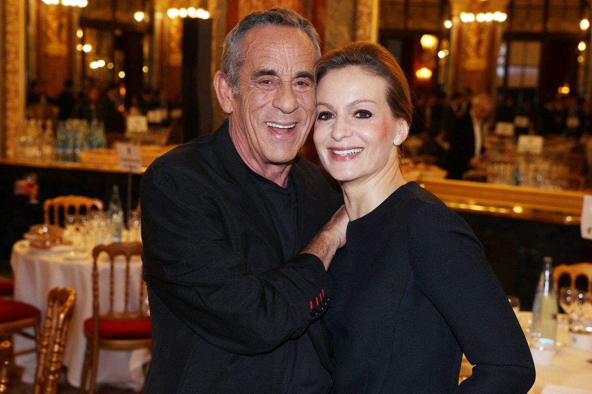 La journaliste Audrey Crespo-Mara, épouse de Thierry Ardisson, annonce une action en justice contre le journaliste Clément Garin, qui avait annoncé la mort de l'homme en noir ce dimanche
➡️ l.leparisien.fr/osrf