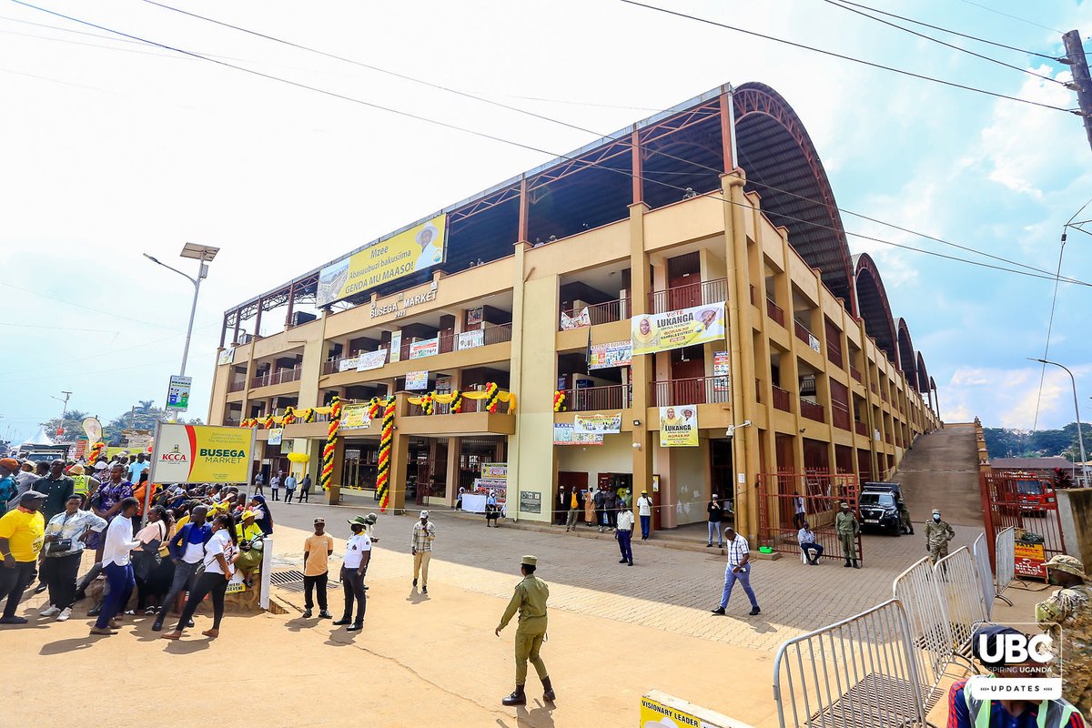 UBC UGANDA (@ubctvuganda) on Twitter photo UPDATE: President Museveni is presiding over the commissioning of the newly constructed Busega Central Market in Rubaga Division.
📸<a href="/StevenMutyaba1/">MUTYABA STEPHEN</a>
#UBCUpdates UPDATE: President Museveni is presiding over the commissioning of the newly constructed Busega Central Market in Rubaga Division.
📸<a href="/StevenMutyaba1/">MUTYABA STEPHEN</a>
#UBCUpdates