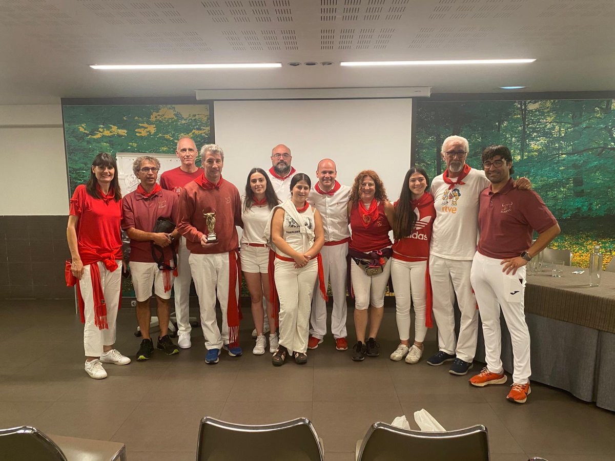 Último coloquio post encierro con la presencia de Javier Solano y Carlos Fraile!! Gracias a todos por hacerlo posible y en especial a <a href="/TeoLazaro/">Teo Lazaro</a> al Hotel Maisonnave de Pamplona y a las cámaras De la Risa a la Tragedia!!! El año que viene más!!